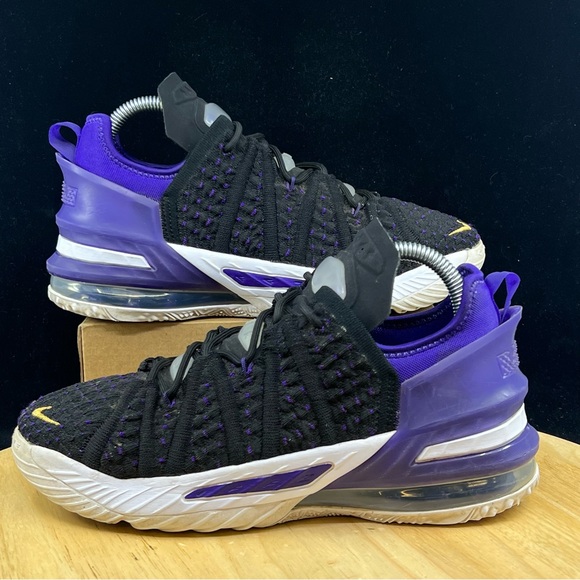 NIKE AIR LeBron James 'LAKER' Basketball Shoes Chosen 1 CW2760-004 Size 5Y/ 6.5W - Picture 1 of 10